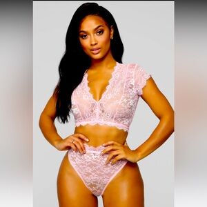 (SOLD)🌸Two Piece Lace Set🌸